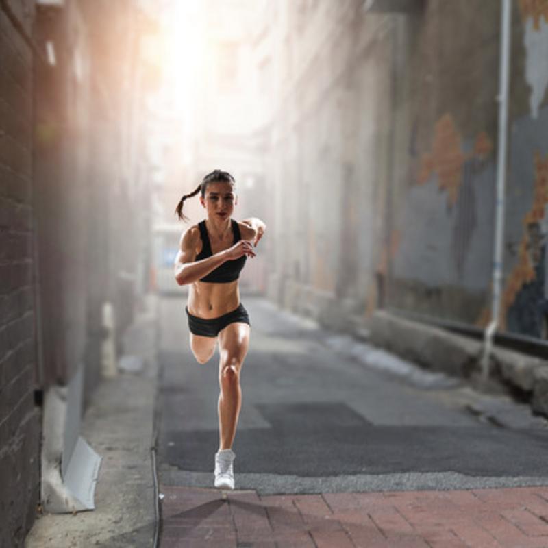 Billede af kvinde som løber